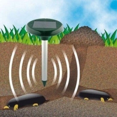 Croquis de Ahuyentador de Topos Solar emitiendo vibraciones en terreno para alejar a los topos
